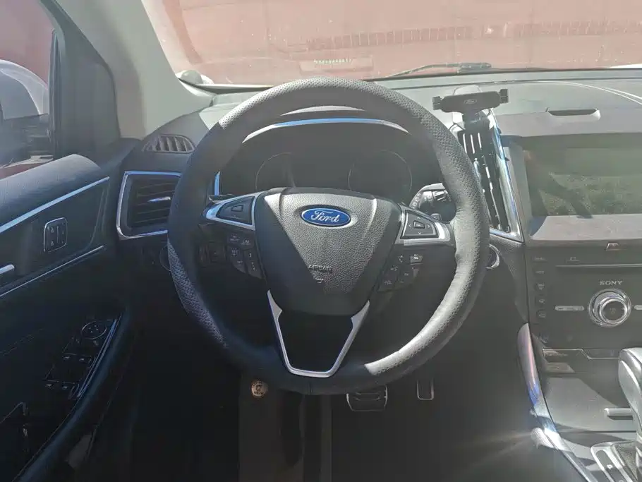 Ford Edge — миниатюра 15
