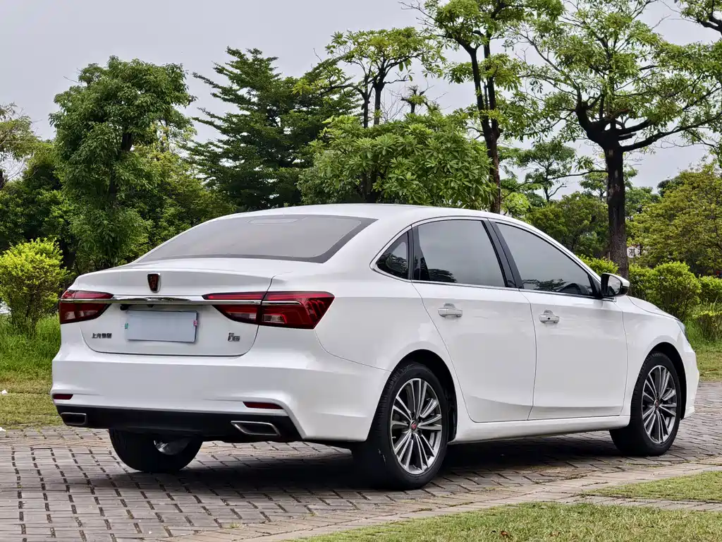 Roewe Roewe i6 Classic — миниатюра 12
