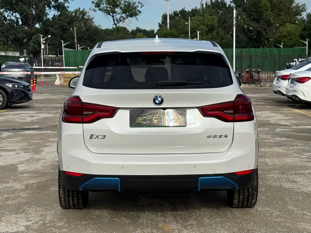 BMW iX3 — миниатюра 10