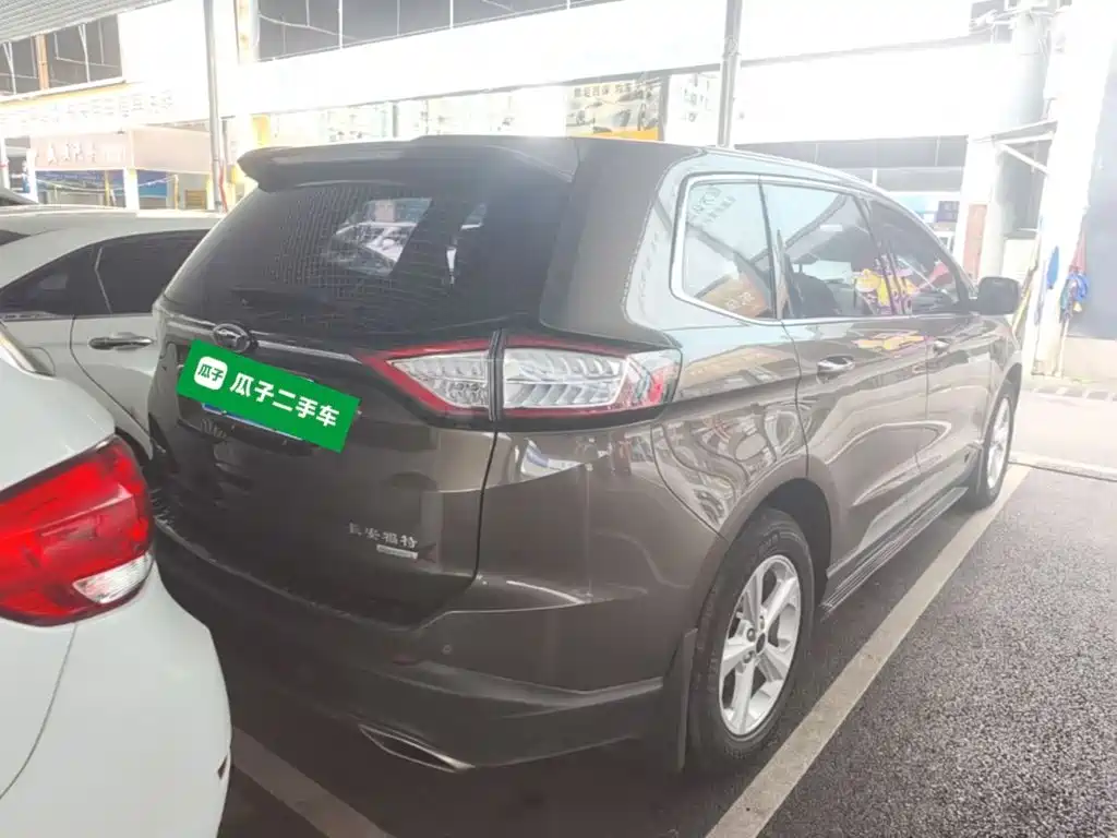 Ford Edge — миниатюра 7