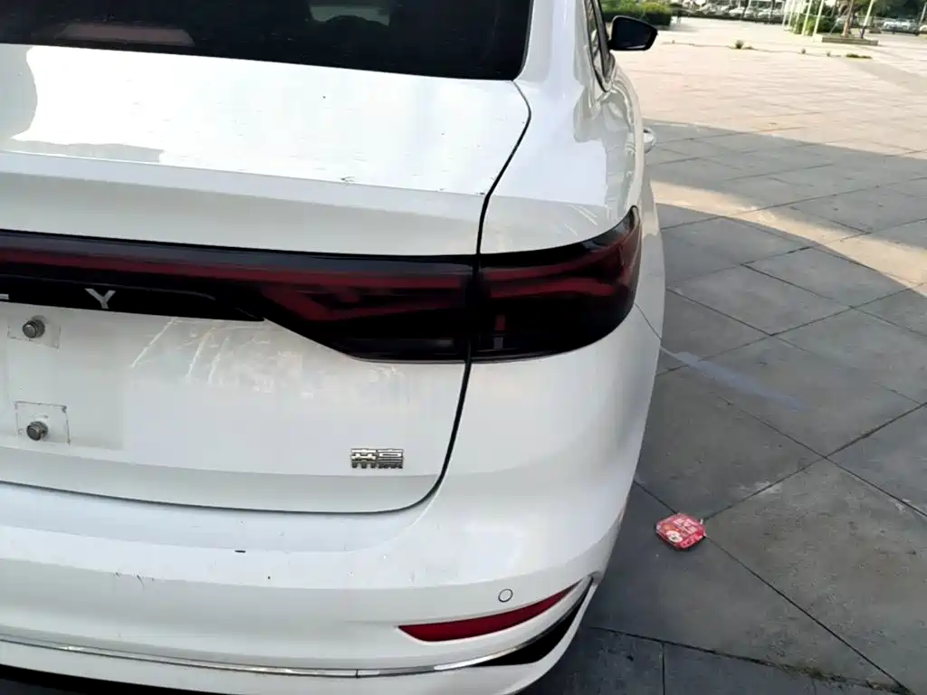 Geely Emgrand — миниатюра 8