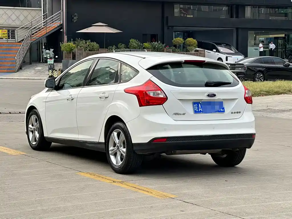Ford Focus — миниатюра 6