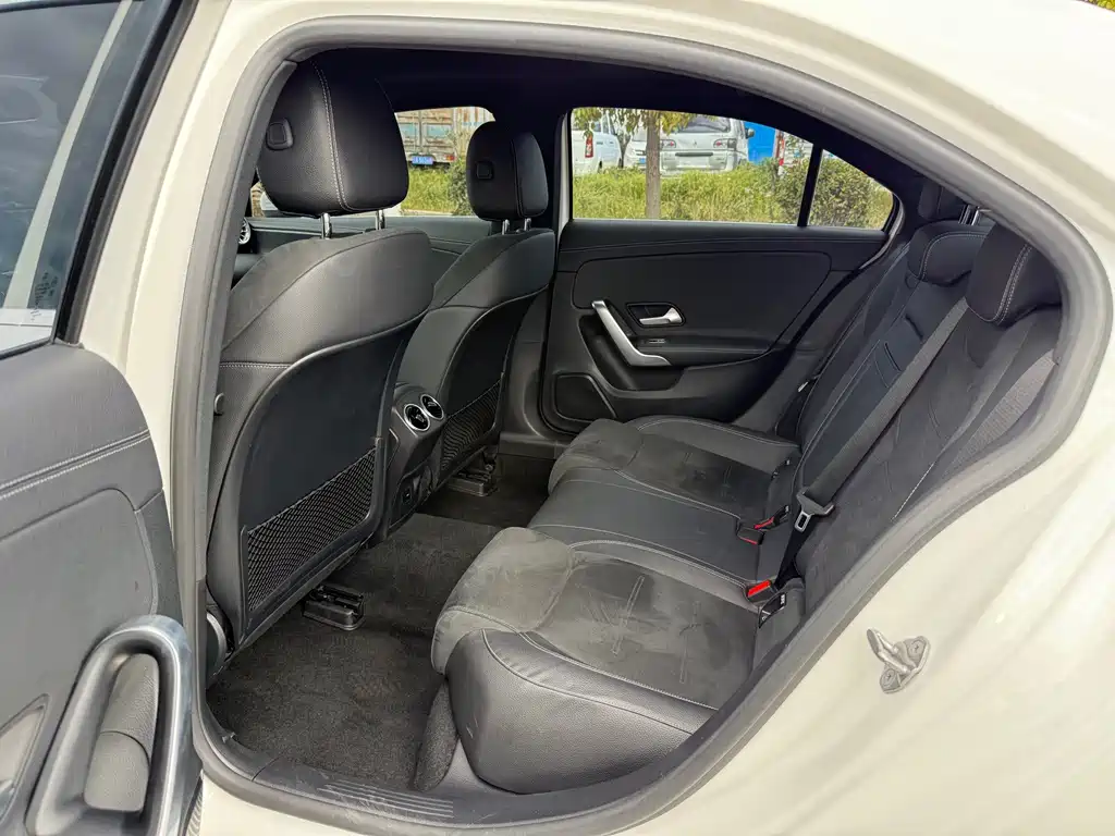 Mercedes-Benz A-Class — миниатюра 12