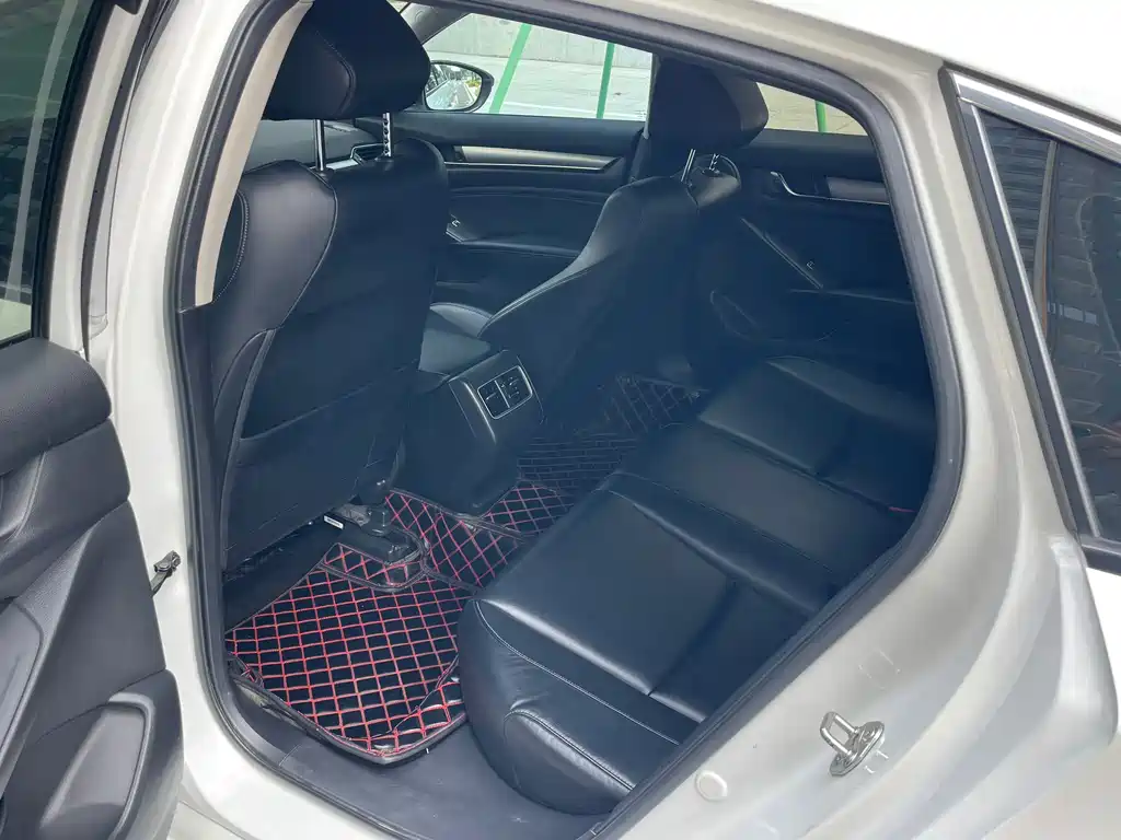 Honda Accord — миниатюра 8