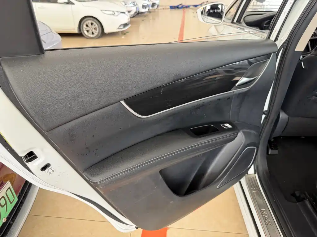 BYD MAX — миниатюра 23