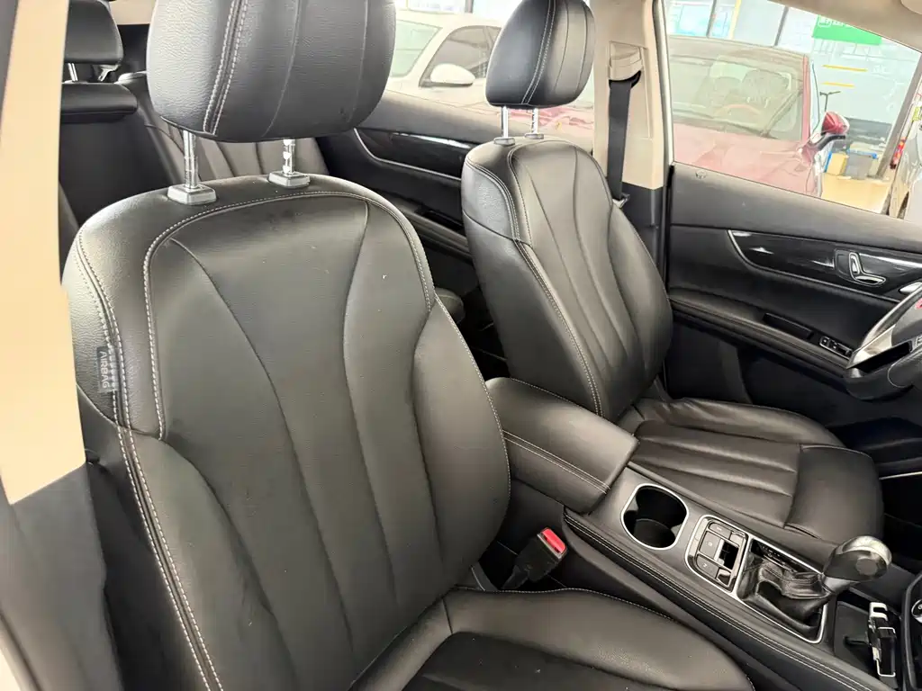 BYD MAX — миниатюра 13