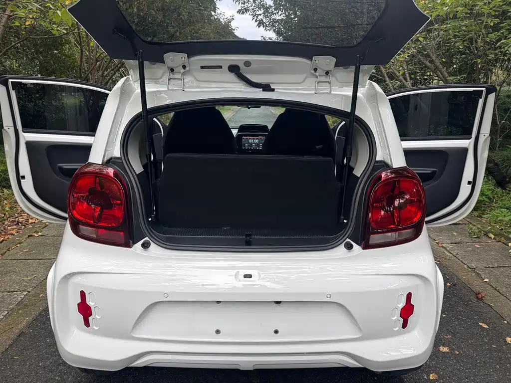 Roewe Clever — миниатюра 13