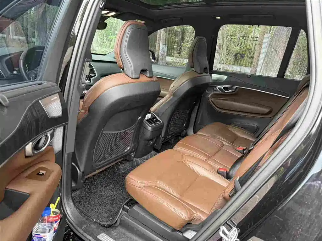 Volvo XC90 2023 B6 Luxury 7 мест