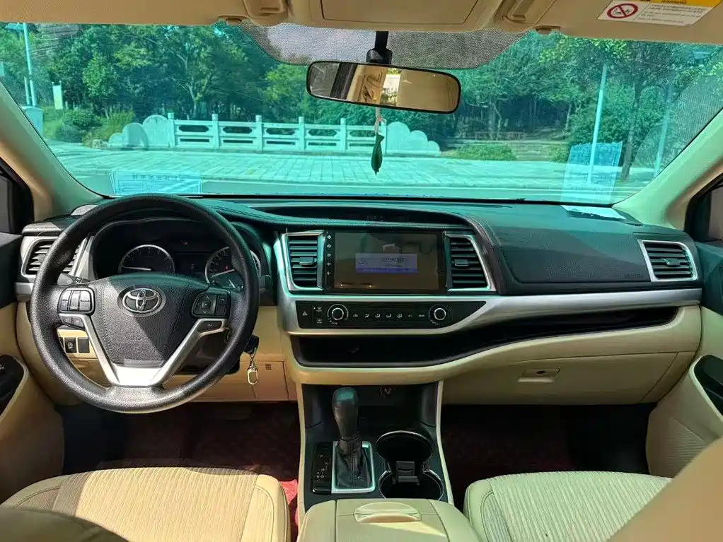 Toyota Highlander — миниатюра 6