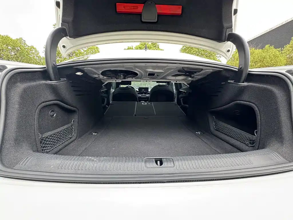 Audi A4L — миниатюра 27