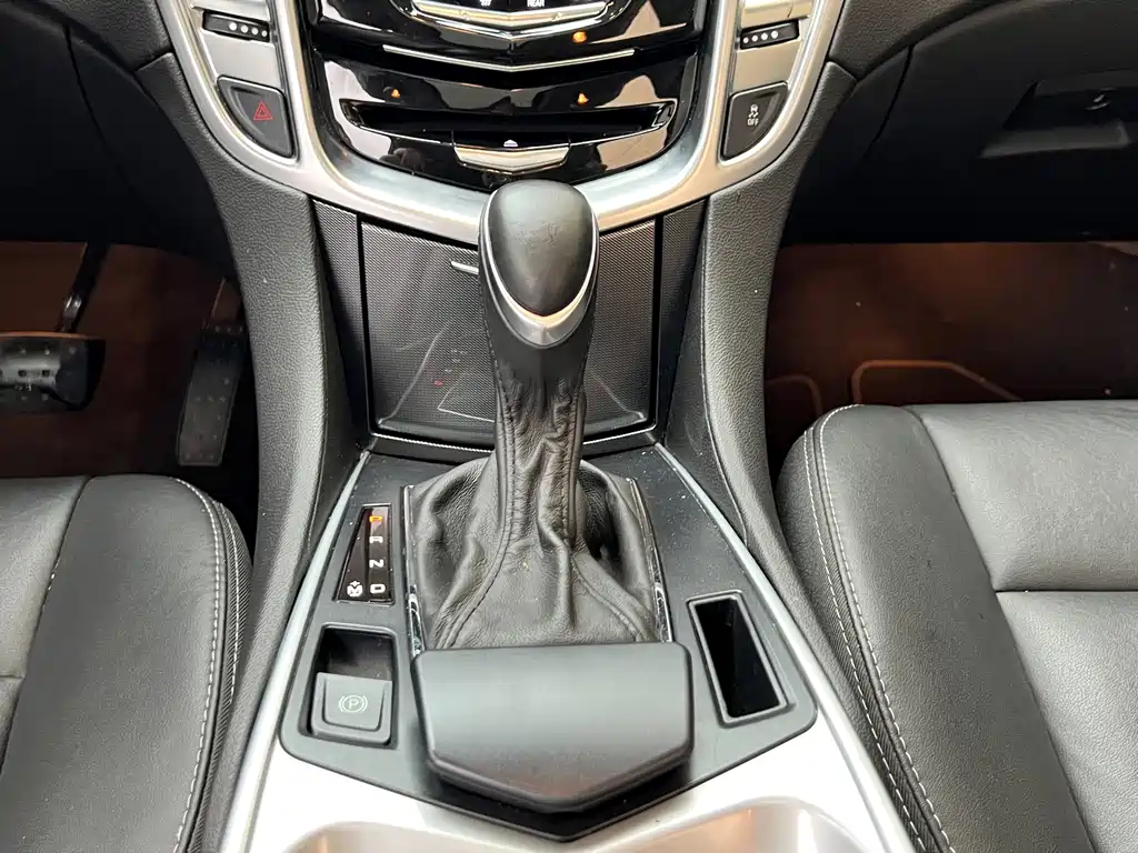 Cadillac SRX — миниатюра 11