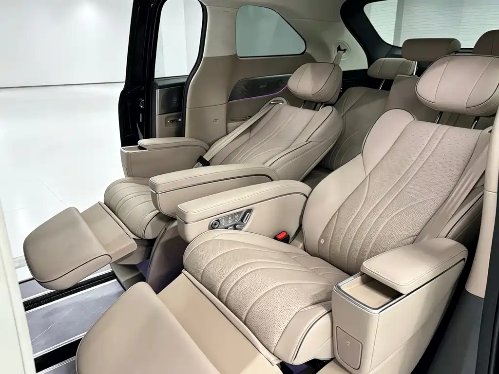 XPeng X9 — миниатюра 8