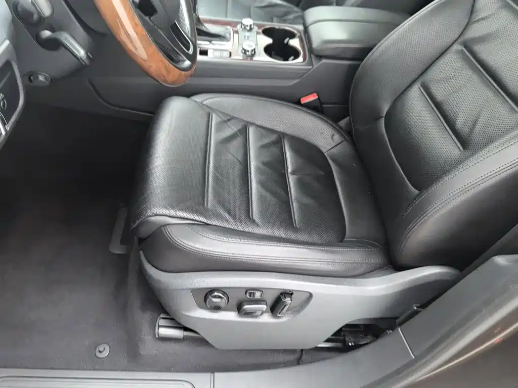 Volkswagen Touareg — миниатюра 20