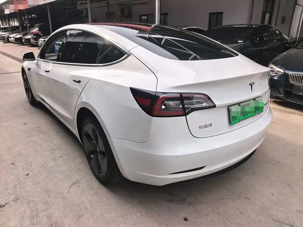 Tesla Model 3 — миниатюра 13
