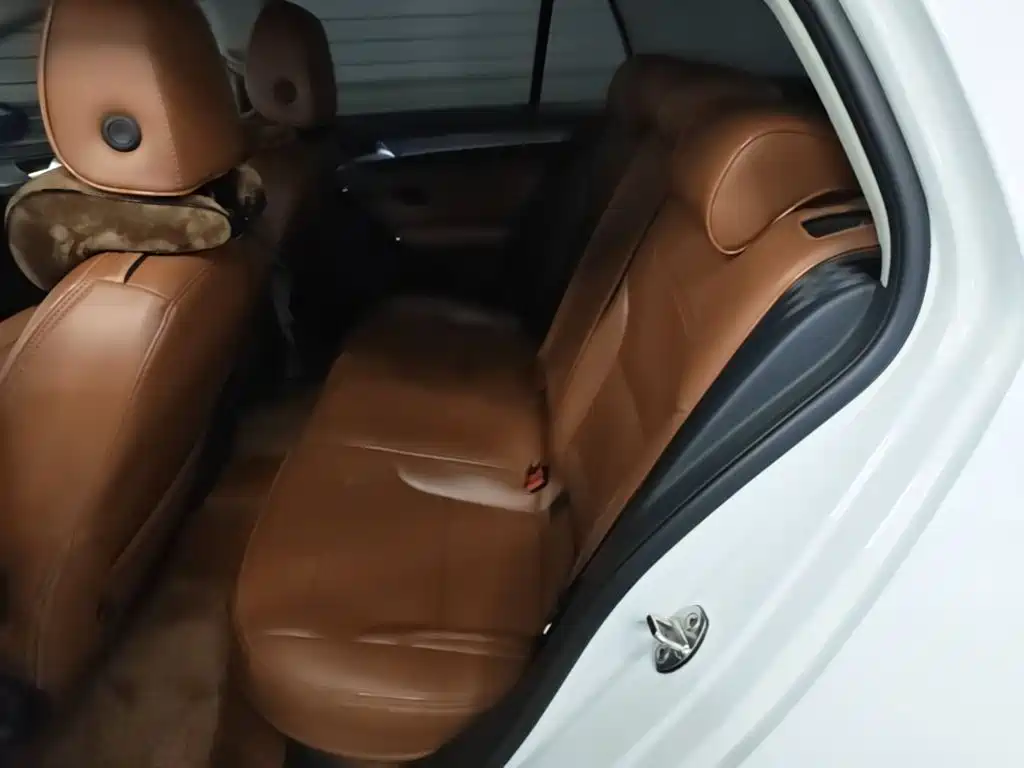 Volkswagen Golf — миниатюра 17