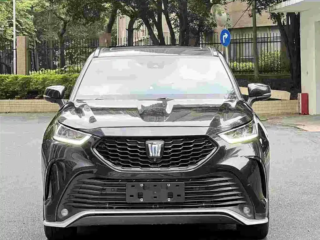 Toyota Crown Kluger — миниатюра 2