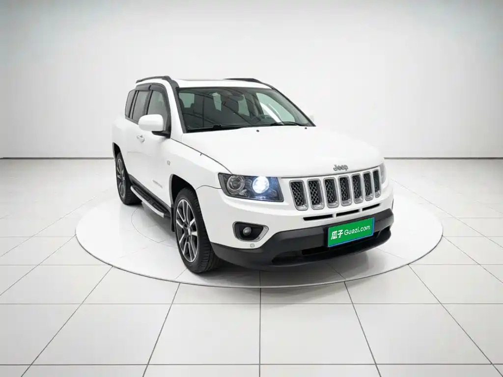 Jeep Compass (Import) — миниатюра 3