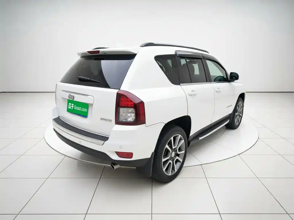 Jeep Compass (Import) — миниатюра 6