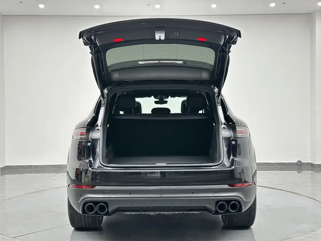 Porsche Cayenne — миниатюра 28