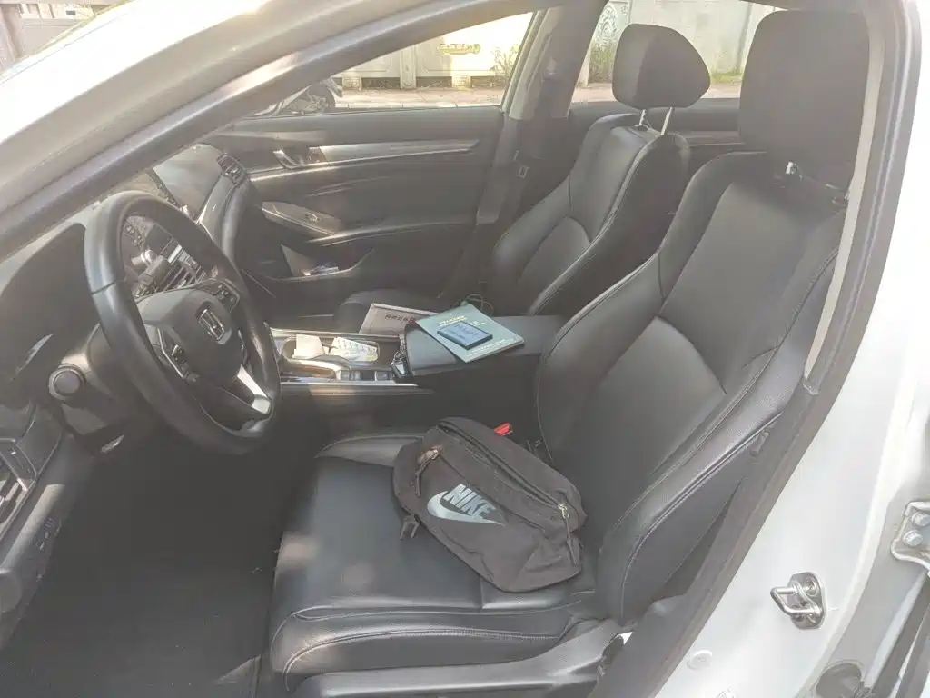 Honda Accord — миниатюра 16
