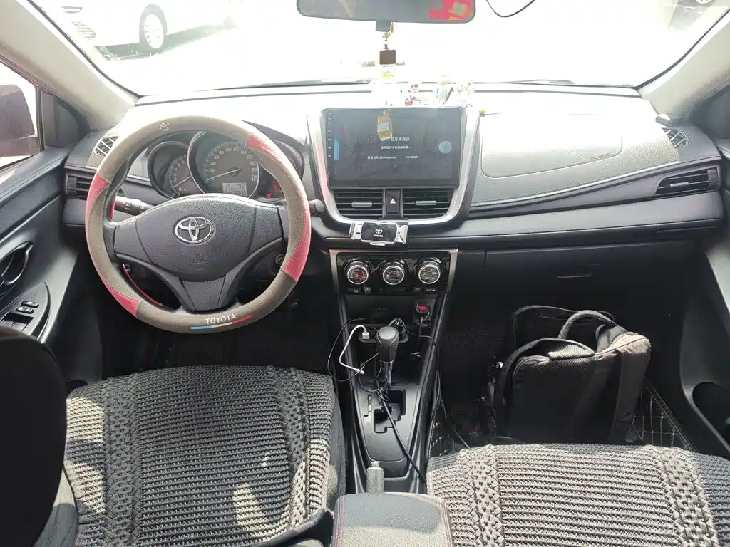 Toyota Yaris L — миниатюра 10