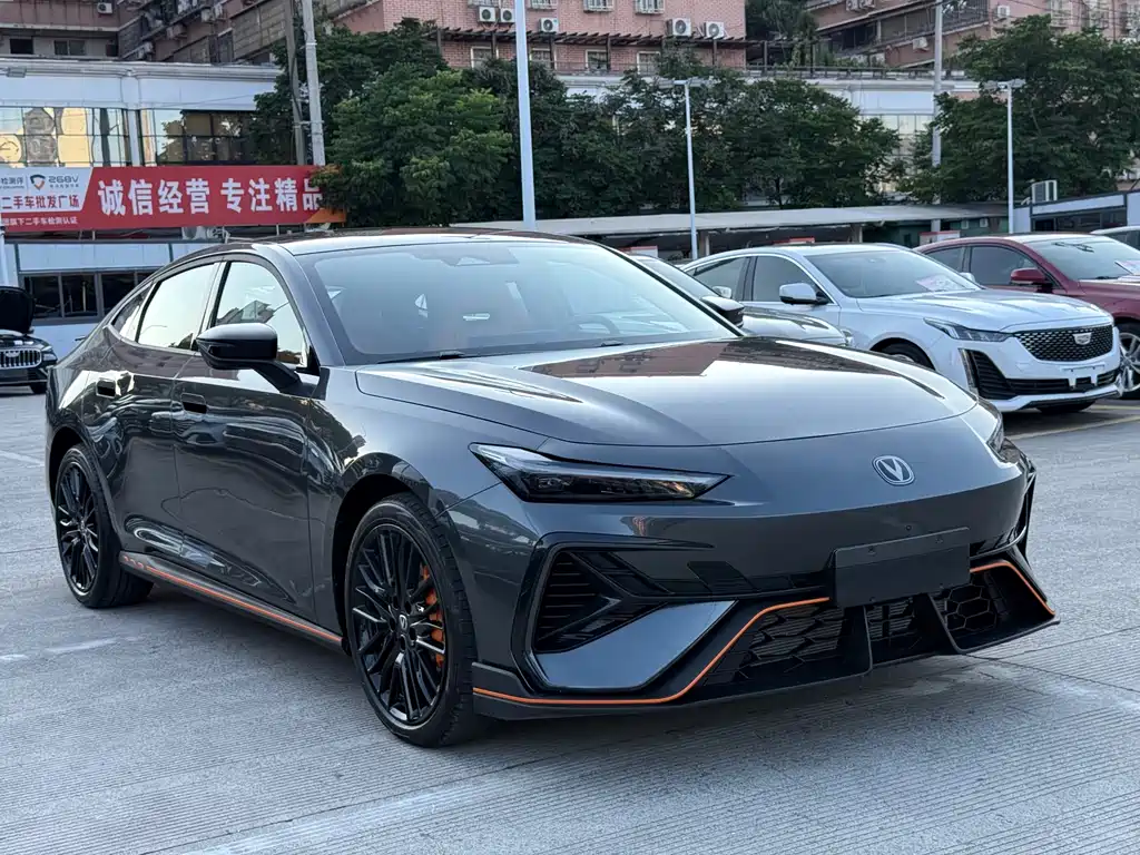 Changan UNI-V 2025 2.0T