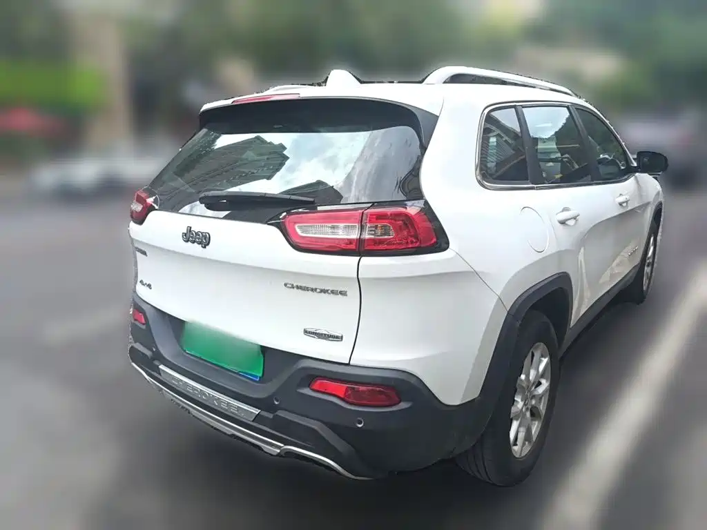 Jeep Cherokee — миниатюра 4