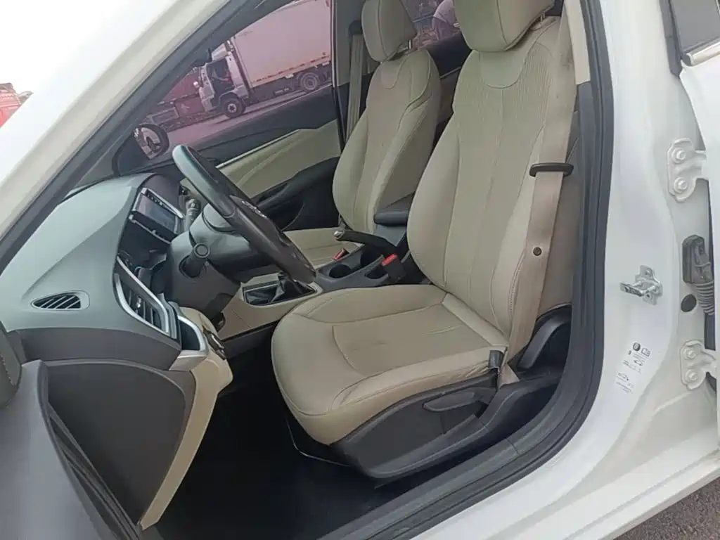 Buick Excelle — миниатюра 15