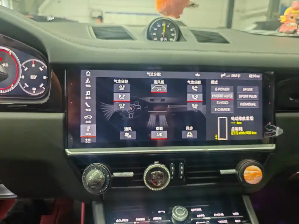 Porsche Cayenne Hybrid — миниатюра 8