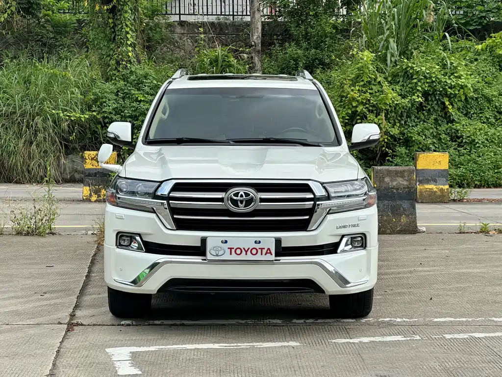 Toyota Land Cruiser 2018 4.6L AT