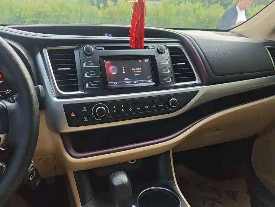 Toyota Highlander — миниатюра 13