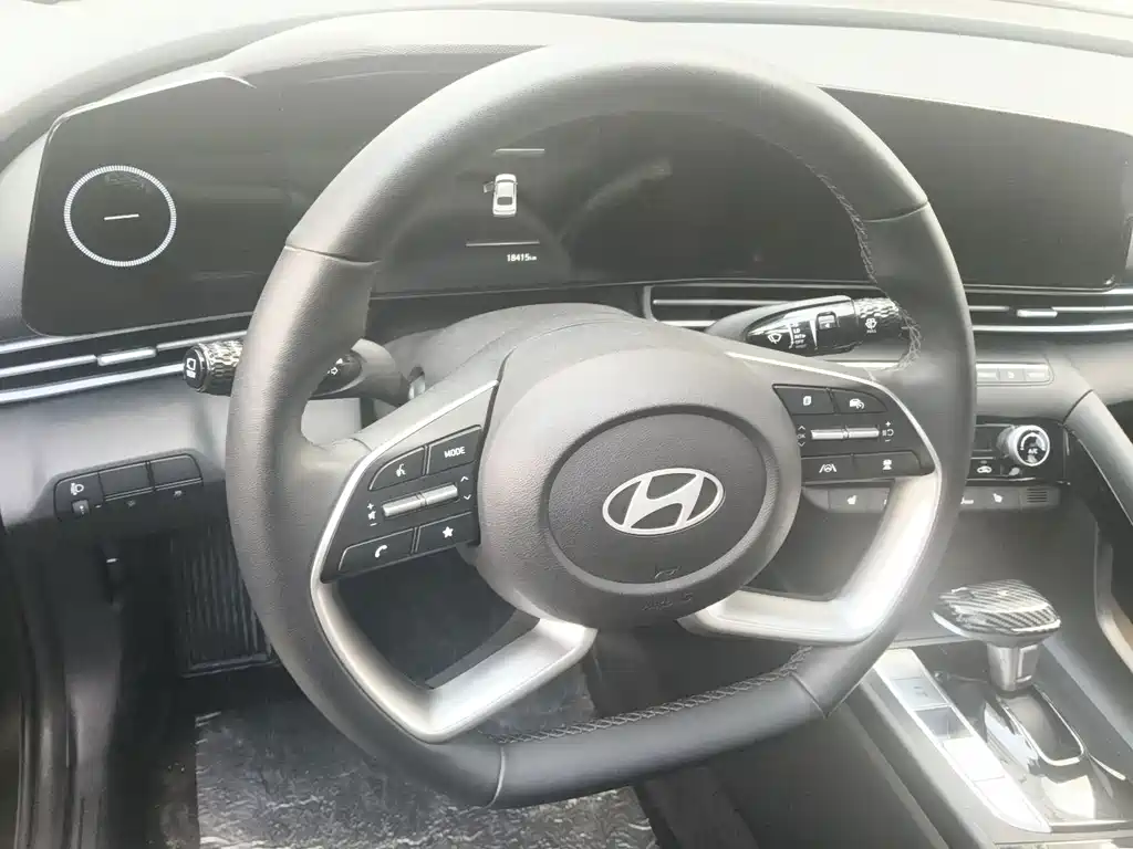 Hyundai Elantra — миниатюра 4