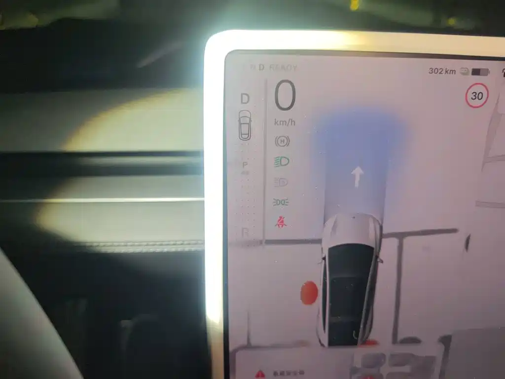 Tesla Model Y L — миниатюра 7