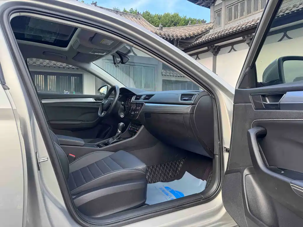Skoda Superb — миниатюра 10
