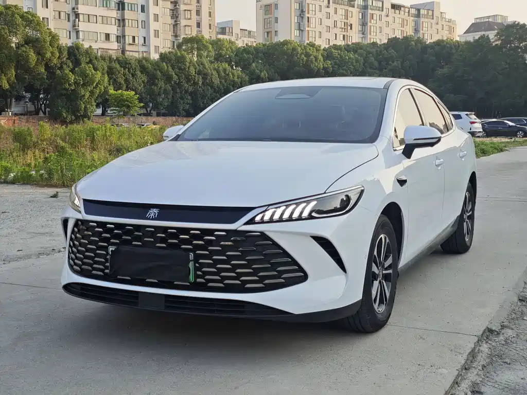2025 BYD Qin - zdjęcie 1 z 15