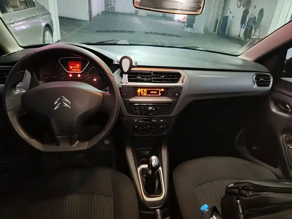Citroen Elysee — миниатюра 13