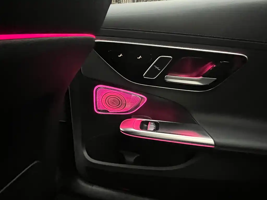 Mercedes-Benz C-Class — миниатюра 18