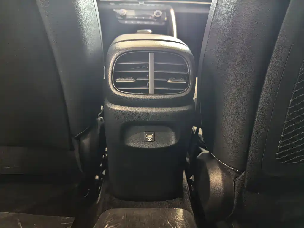 Hyundai Elantra — миниатюра 12