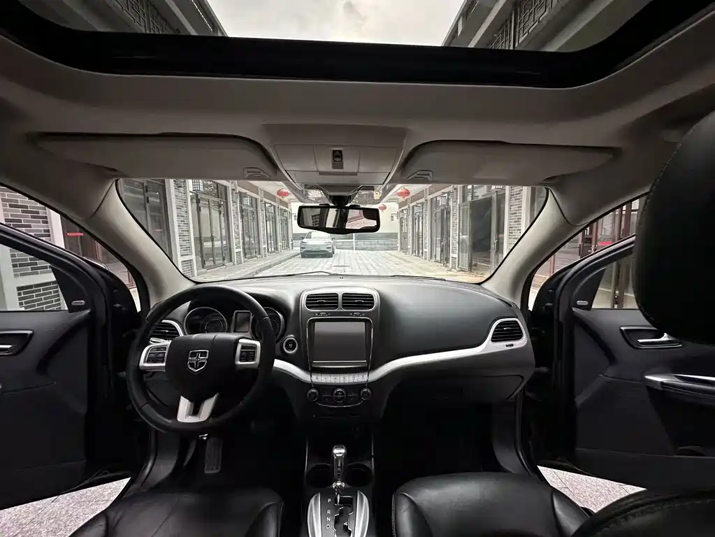 Dodge Journey — миниатюра 11