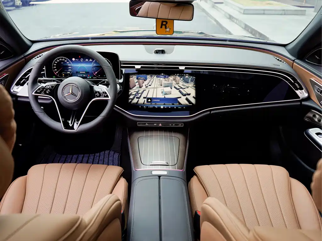 Mercedes-Benz E-Class — миниатюра 13