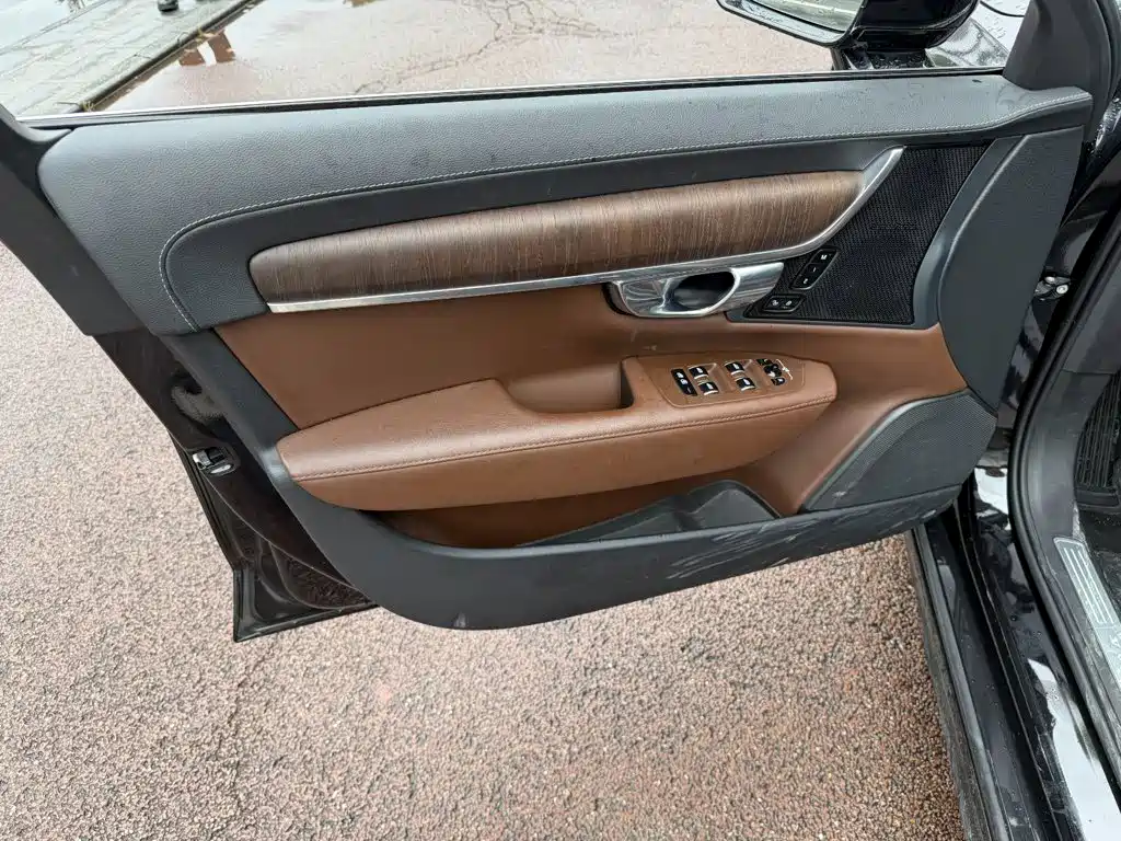 Volvo S90 — миниатюра 6