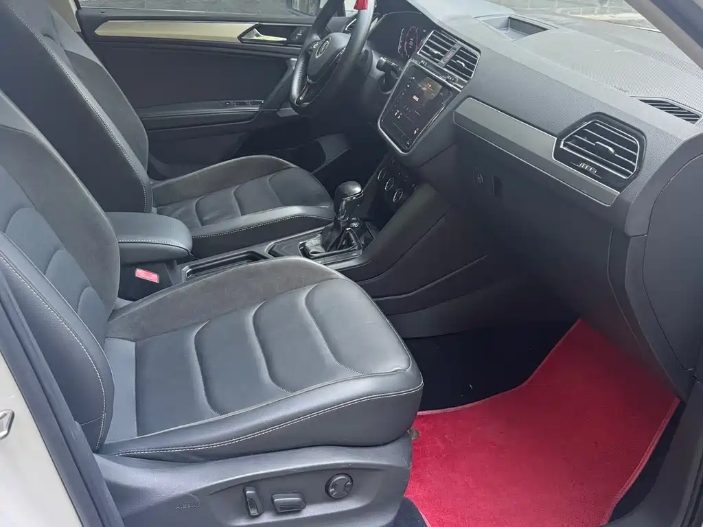 Volkswagen Tiguan L — миниатюра 10