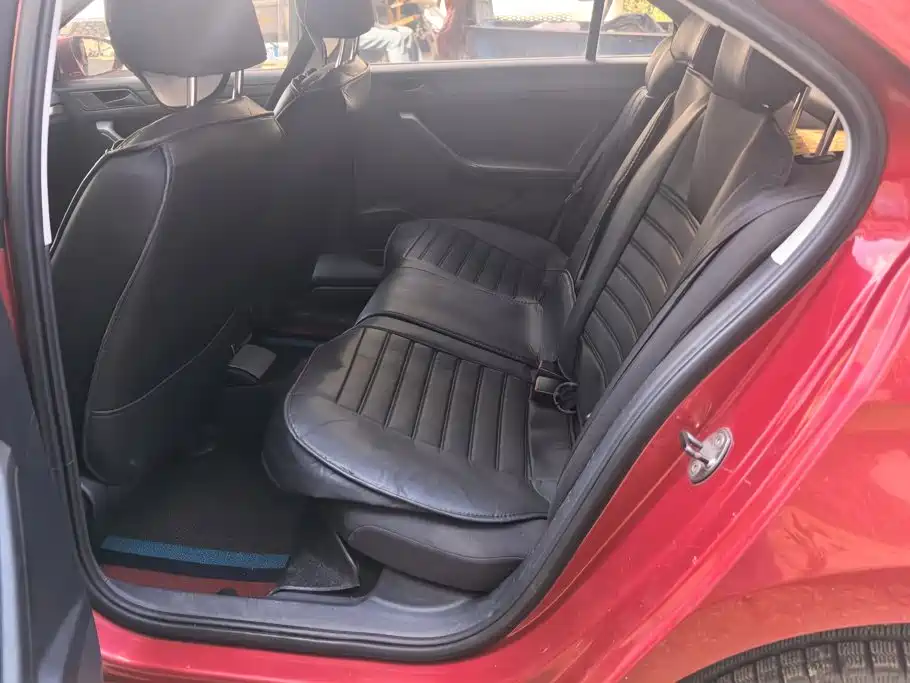 Volkswagen Jetta — миниатюра 11