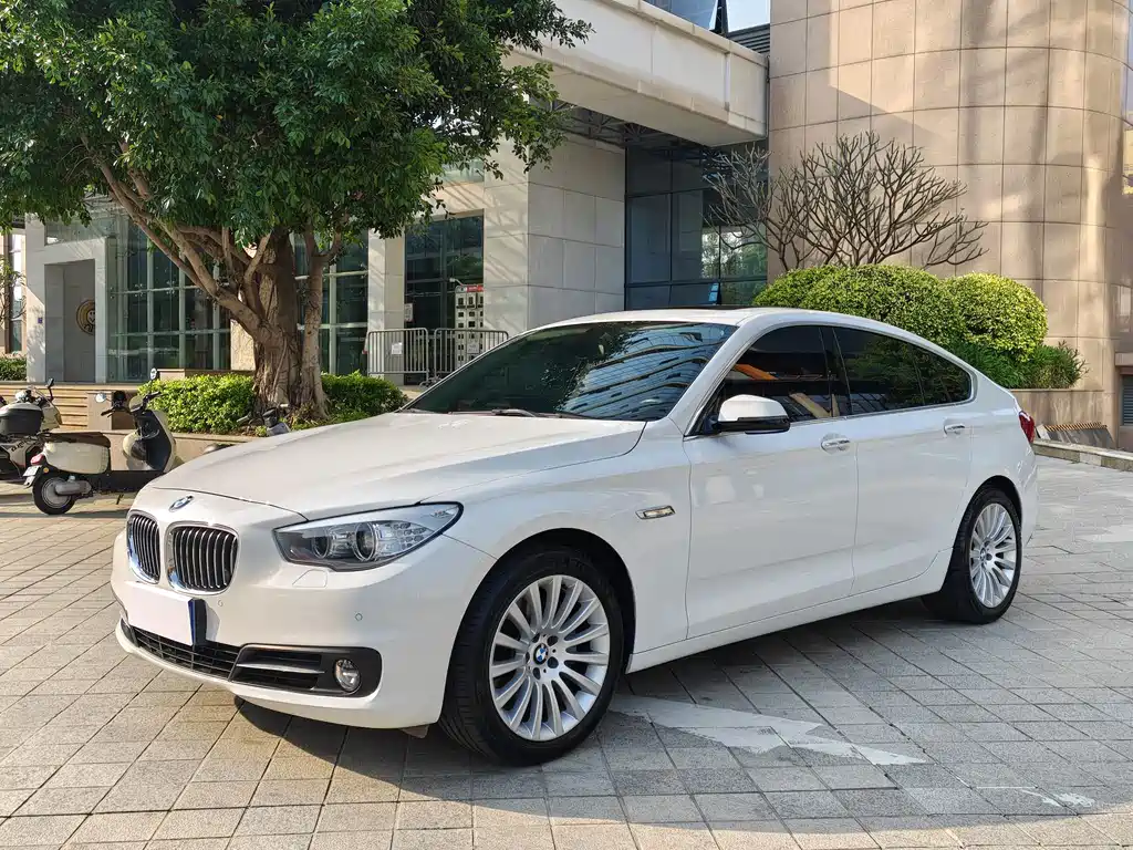 BMW 5 Series GT 2015