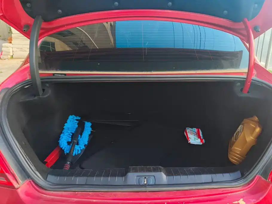 Peugeot 308 — миниатюра 4