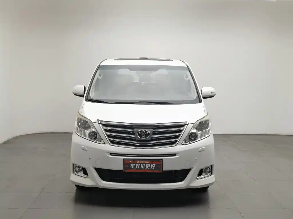 Toyota Alphard — миниатюра 3