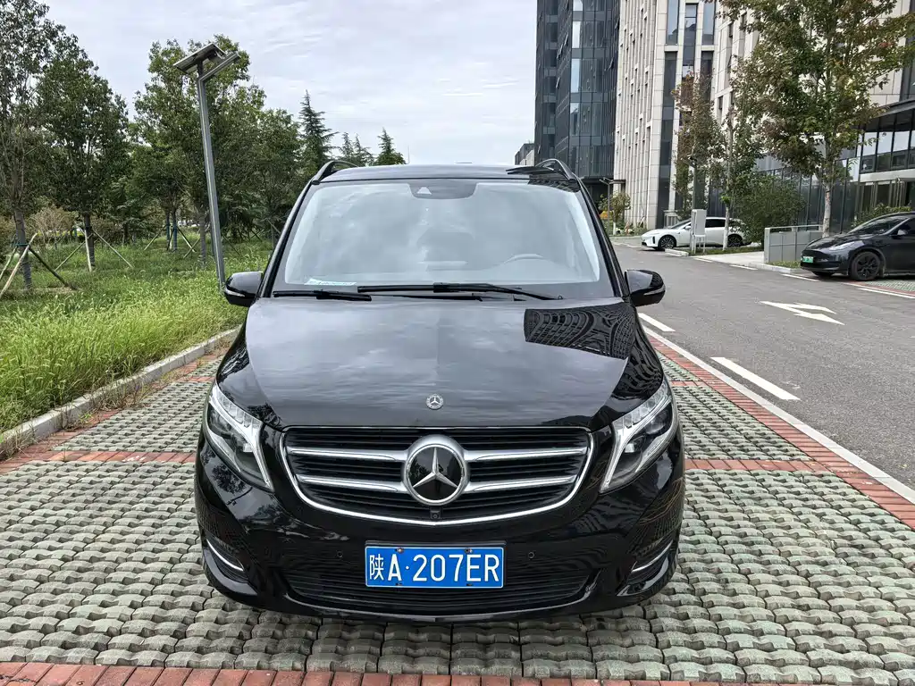 Mercedes-Benz V-Class — миниатюра 2