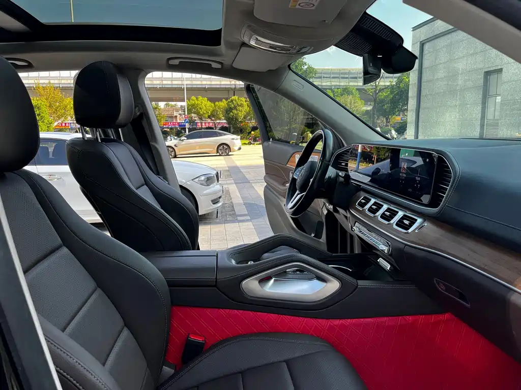Mercedes-Benz GLE (Import) — миниатюра 21