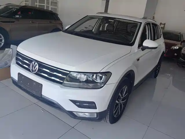 VOLKSWAGEN TIGUAN L 2017