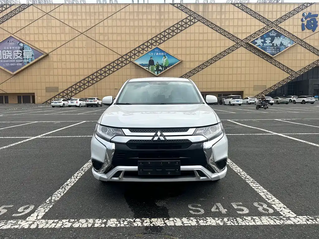 Mitsubishi Outlander — миниатюра 2